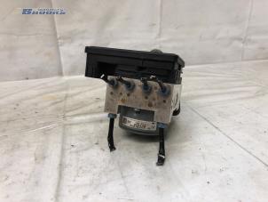 Begagnade ABS-pump Mercedes C (W205) C-180 1.6 16V Pris € 100,00 Marginaltabell erbjuds av Autobedrijf Brooks