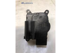 Gebruikte Kachelklep Motor Opel Movano 2.3 CDTi 16V FWD Prijs € 15,00 Margeregeling aangeboden door Autobedrijf Brooks