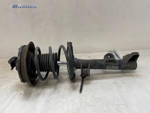 Gebruikte Mac Phersonpoot rechts-voor Mercedes C (W203) 2.2 C-200 CDI 16V Prijs € 50,00 Margeregeling aangeboden door Autobedrijf Brooks