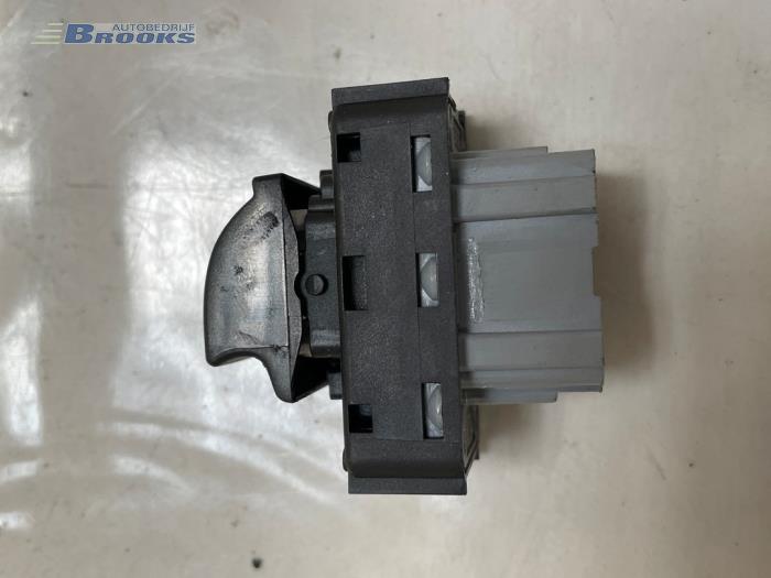 Brytare, eldrivna fönster från en Peugeot Partner (GC/GF/GG/GJ/GK) 1.6 HDI, BlueHDI 75 2016