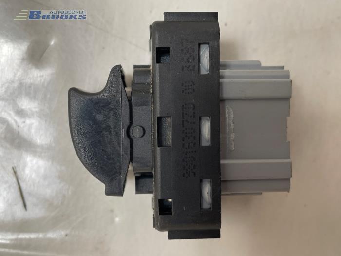 Brytare, eldrivna fönster från en Peugeot Partner (GC/GF/GG/GJ/GK) 1.6 HDI, BlueHDI 75 2016