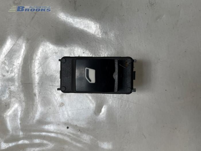 Brytare, eldrivna fönster från en Peugeot Partner (GC/GF/GG/GJ/GK) 1.6 HDI, BlueHDI 75 2016