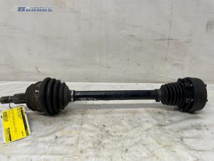 Gebruikte Aandrijfas links-voor Audi A3 (8L1) 1.6 Prijs € 15,00 Margeregeling aangeboden door Autobedrijf Brooks