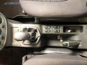 Gebruikte Versnellingspook Mercedes A (W168) 1.6 A-160 Prijs € 70,00 Margeregeling aangeboden door Autobedrijf Brooks