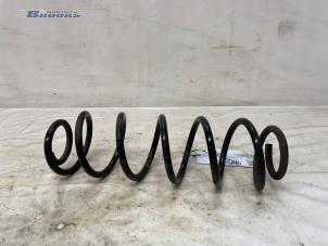 Gebruikte Schroefveer achter Volkswagen Golf IV (1J1) 1.6 Prijs € 15,00 Margeregeling aangeboden door Autobedrijf Brooks