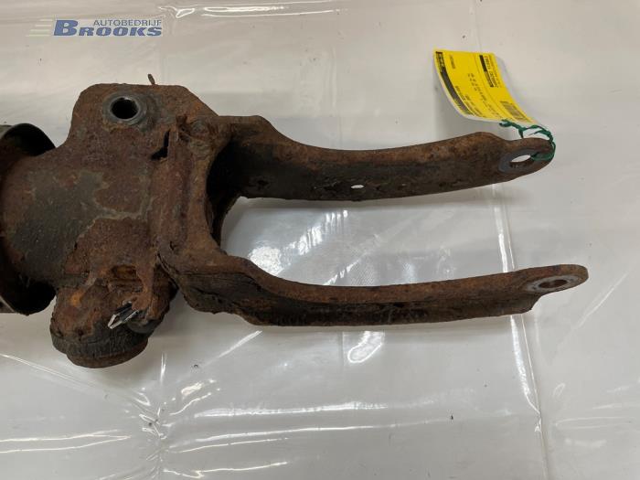 Stötdämparstång, höger fram från en Volkswagen Touareg (7LA/7L6) 4.2 V8 40V 2005