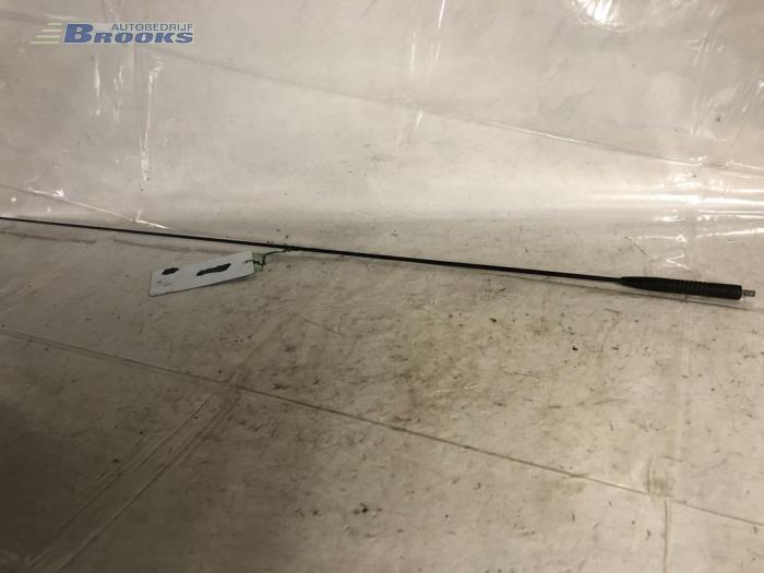 Bat anteny z Renault Twingo (C06) 1.2 16V 2004