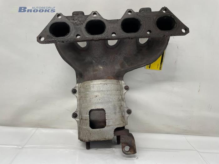 Katalytisk avgasrenare från en Mitsubishi Carisma 1.6i 16V 2002