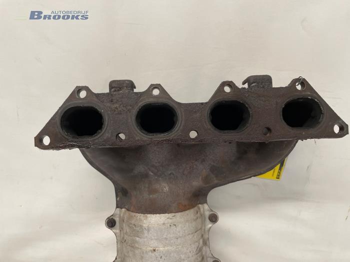 Katalytisk avgasrenare från en Mitsubishi Carisma 1.6i 16V 2002