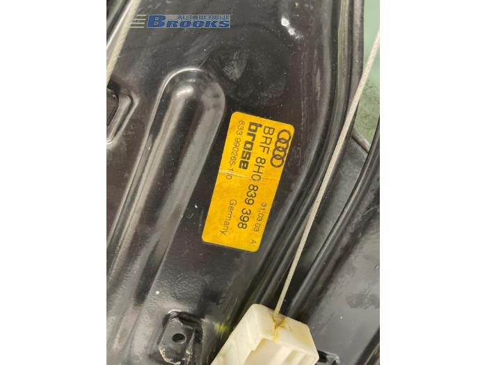Fönstermekanism, 2-dörrars, höger bak från en Audi A4 Cabriolet (B6) 3.0 V6 30V 2003