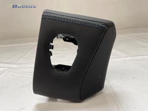 Begagnade Dekorstripe, instrumentbräda Lynk &amp; Co 01 1.5 PHEV Pris € 25,00 Marginaltabell erbjuds av Autobedrijf Brooks