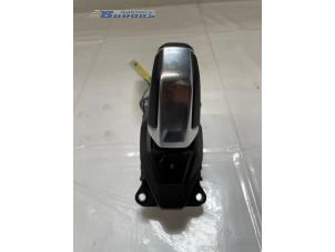 Begagnade Växelspak Lynk &amp; Co 01 1.5 PHEV Pris € 125,00 Marginaltabell erbjuds av Autobedrijf Brooks