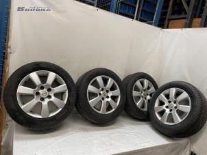 Gebruikte Velgen set + banden Opel Vectra C GTS 2.2 DIG 16V Prijs € 175,00 Margeregeling aangeboden door Autobedrijf Brooks