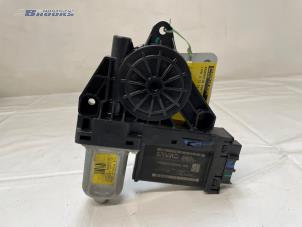 Begagnade Motor, dörrfönster Lynk &amp; Co 01 1.5 PHEV Pris € 22,50 Marginaltabell erbjuds av Autobedrijf Brooks