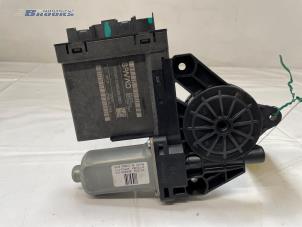 Używane Silnik szyby drzwiowej Lynk &amp; Co 01 1.5 PHEV Cena € 25,00 Procedura marży oferowane przez Autobedrijf Brooks