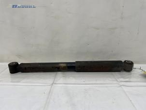 Gebruikte Schokdemper links-achter Mercedes Sprinter Tourer 3,5t (907.7) 315 CDI 2.0 D RWD Prijs € 50,00 Margeregeling aangeboden door Autobedrijf Brooks