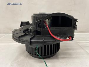 Begagnade Fläktmotor för uppvärmning och ventilation Mercedes Sprinter Tourer 3,5t (907.7) 315 CDI 2.0 D RWD Pris € 30,00 Marginaltabell erbjuds av Autobedrijf Brooks