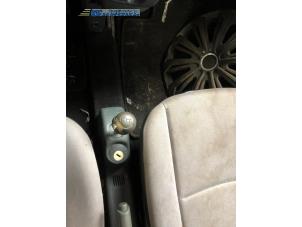 Gebruikte Versnellingspook Smart Fortwo Coupé (450.3) 0.7 Prijs € 100,00 Margeregeling aangeboden door Autobedrijf Brooks