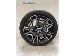 Gebruikte Velg + Band BMW iX (I20) xDrive40 77 kWh Prijs op aanvraag aangeboden door Autobedrijf Brooks