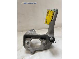 Gebruikte Motorsteun Mercedes EQV 300 Prijs € 25,00 Margeregeling aangeboden door Autobedrijf Brooks