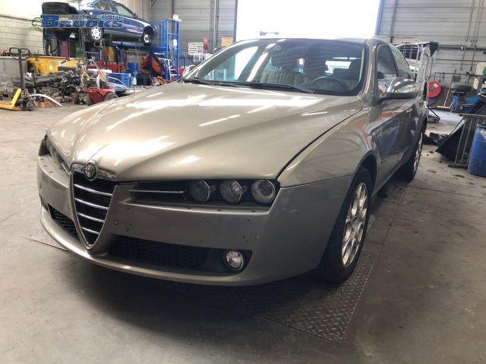 Motor van een Alfa Romeo 159 Sportwagon (939BX) 2.4 JTDm 20V 2007