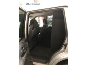 Begagnade Dörrtätning, 4-dörrars, vänster bak Landrover Discovery III (LAA/TAA) 2.7 TD V6 Pris € 30,00 Marginaltabell erbjuds av Autobedrijf Brooks