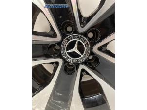 Używane Obrecz Mercedes EQV 300 Cena € 125,00 Procedura marży oferowane przez Autobedrijf Brooks