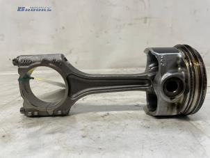 Gebruikte Zuiger Audi RS 3 Sportback (8VA/8VF) 2.5 TFSI 20V Quattro Prijs € 200,00 Margeregeling aangeboden door Autobedrijf Brooks