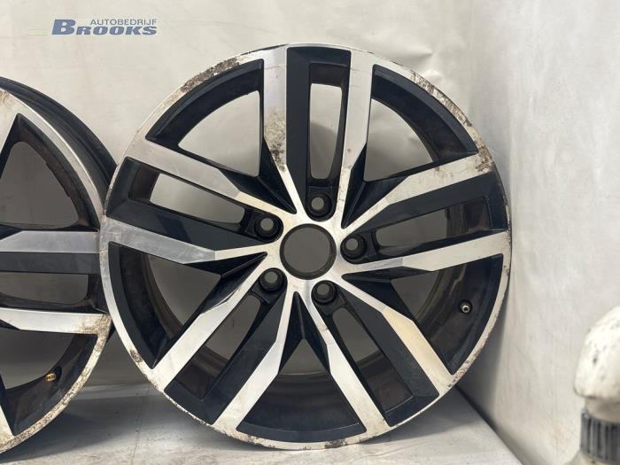 Zestaw obreczy sportowych z Volkswagen Golf VII (AUA) 1.6 TDI BMT 16V 2018