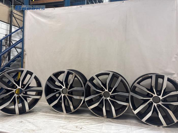 Zestaw obreczy sportowych z Volkswagen Golf VII (AUA) 1.6 TDI BMT 16V 2018