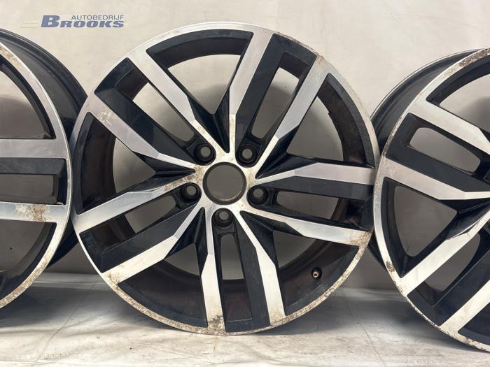 Zestaw obreczy sportowych z Volkswagen Golf VII (AUA) 1.6 TDI BMT 16V 2018