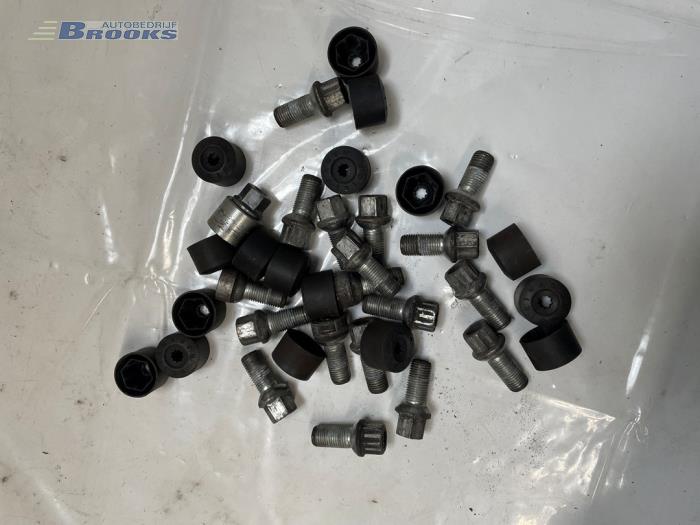 Zestaw obreczy sportowych z Volkswagen Golf VII (AUA) 1.6 TDI BMT 16V 2018