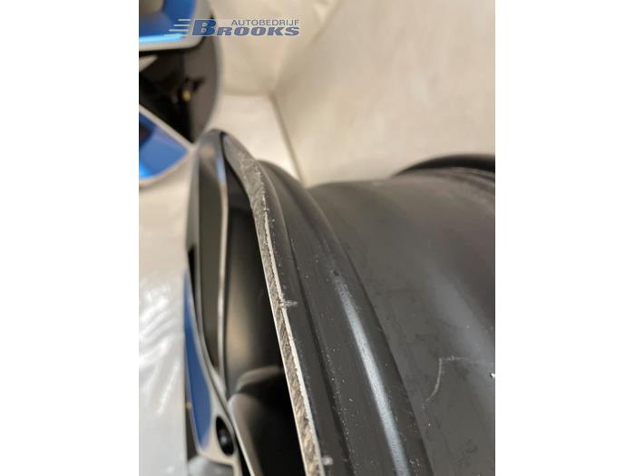 Zestaw obreczy sportowych z Lynk & Co 01 1.5 PHEV 2021