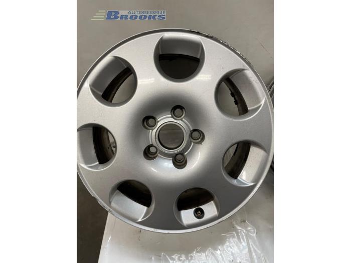 Zestaw obreczy sportowych z Audi A3 (8P1) 1.4 TFSI 16V 2009