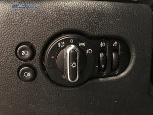 Gebruikte Licht Schakelaar Mini Mini Convertible (F57) 2.0 16V Cooper S Prijs € 50,00 Margeregeling aangeboden door Autobedrijf Brooks