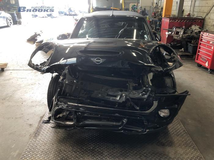 Drivaxel, vänster fram från en MINI Mini Convertible (F57) 2.0 16V Cooper S 2019