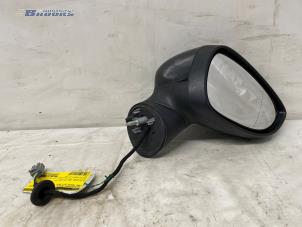 Gebruikte Buitenspiegel rechts Ford Fiesta 6 (JA8) 1.5 TDCi Prijs € 110,00 Margeregeling aangeboden door Autobedrijf Brooks