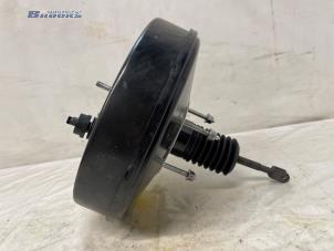 Gebruikte Rembekrachtiger Renault Trafic (1FL/2FL/3FL/4FL) 2.0 dCi 16V 150 Prijs € 65,00 Margeregeling aangeboden door Autobedrijf Brooks