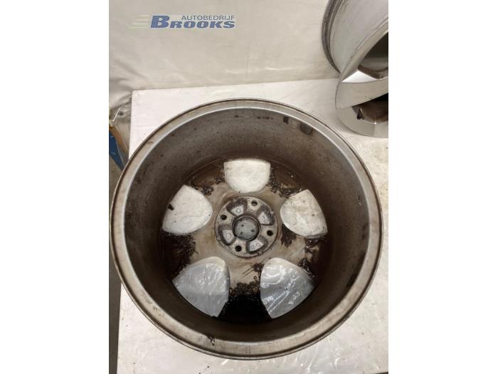 Zestaw obreczy sportowych z Peugeot 3008 I (0U/HU) 1.6 16V THP 150 2009