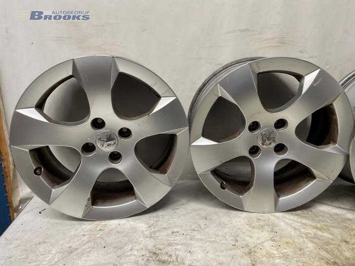 Zestaw obreczy sportowych z Peugeot 3008 I (0U/HU) 1.6 16V THP 150 2009