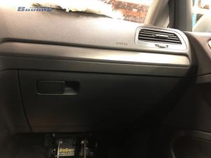 Begagnade Handskfack Volkswagen Golf VII (AUA) 1.6 TDI BMT 16V Pris € 35,00 Marginaltabell erbjuds av Autobedrijf Brooks