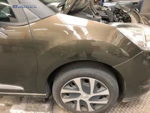 Używane Blotnik prawy przód Citroen DS3 (SA) 1.2 12V PureTech 82 Cena € 65,00 Procedura marży oferowane przez Autobedrijf Brooks