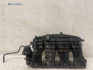 Begagnade Insugsrör Volkswagen Golf VII (AUA) 2.0 GTI 16V Pris € 100,00 Marginaltabell erbjuds av Autobedrijf Brooks