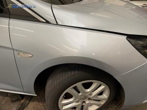 Begagnade Framskärm, höger Opel Astra K Sports Tourer 1.6 CDTI 110 16V Pris € 90,00 Marginaltabell erbjuds av Autobedrijf Brooks