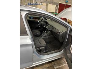 Gebruikte Portierrubber 4Deurs rechts-voor Opel Astra K Sports Tourer 1.6 CDTI 110 16V Prijs € 15,00 Margeregeling aangeboden door Autobedrijf Brooks