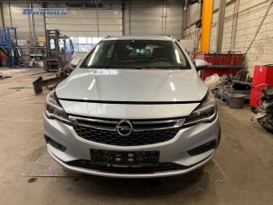 Begagnade Drivaxel, höger fram Opel Astra K Sports Tourer 1.6 CDTI 110 16V Pris € 80,00 Marginaltabell erbjuds av Autobedrijf Brooks