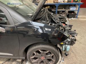 Używane Blotnik prawy przód Citroen DS 3 (SA) 1.2 12V PureTech 110 S&S Cena € 60,00 Procedura marży oferowane przez Autobedrijf Brooks