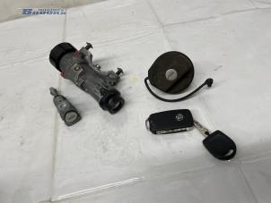 Begagnade Låsuppsättning Volkswagen Up! (121) 1.0 12V 60 Pris € 65,00 Marginaltabell erbjuds av Autobedrijf Brooks