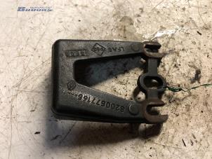 Begagnade Stöd (diverse) Opel Vivaro 2.0 CDTI Pris € 10,00 Marginaltabell erbjuds av Autobedrijf Brooks