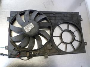 Gebruikte Koelvin Motor Volkswagen Caddy III (2KA,2KH,2CA,2CH) 2.0 SDI Prijs € 20,00 Margeregeling aangeboden door Autobedrijf Brooks